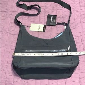 Baggallini grey color purse/crossbody EUC